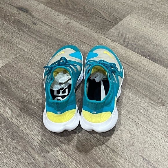 Women’s Nike Free 7.5 6MM Running Training Shoe Blue Pink Yellow EUC - Picture 5 of 9